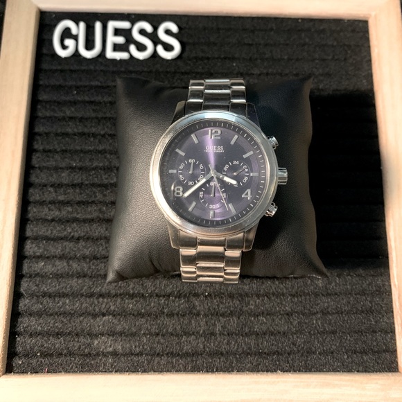 Guess Mens Watch - Picture 3 of 3